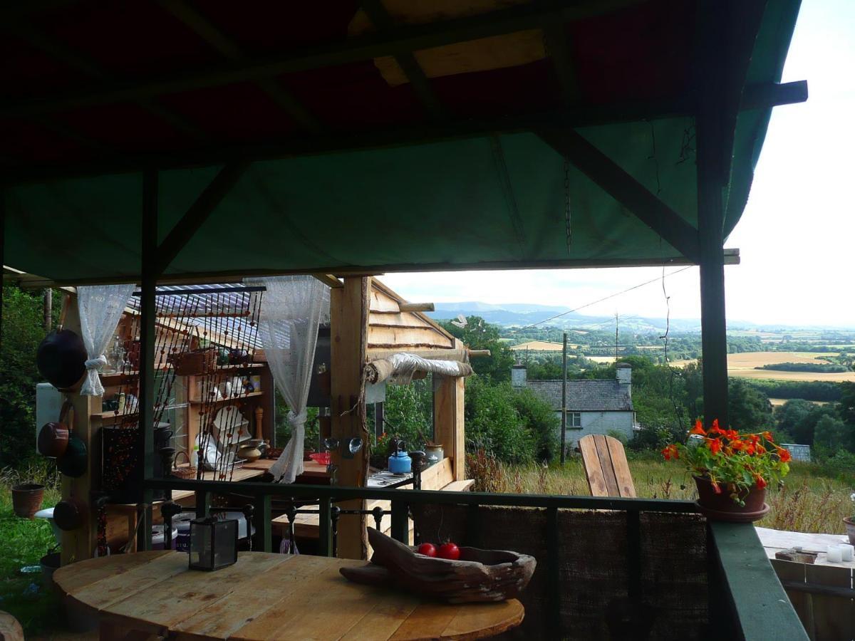 New Inn Brilley Whitney Εξωτερικό φωτογραφία