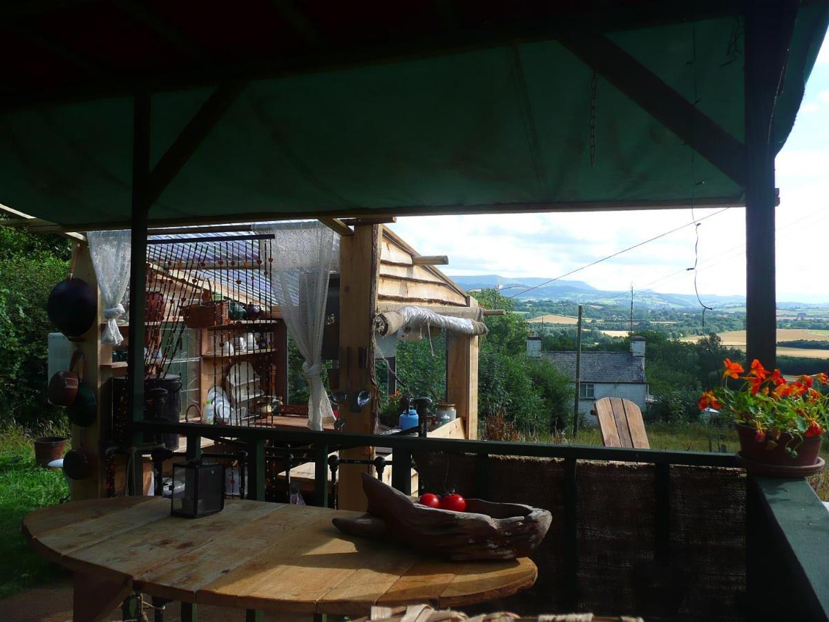 New Inn Brilley Whitney Εξωτερικό φωτογραφία