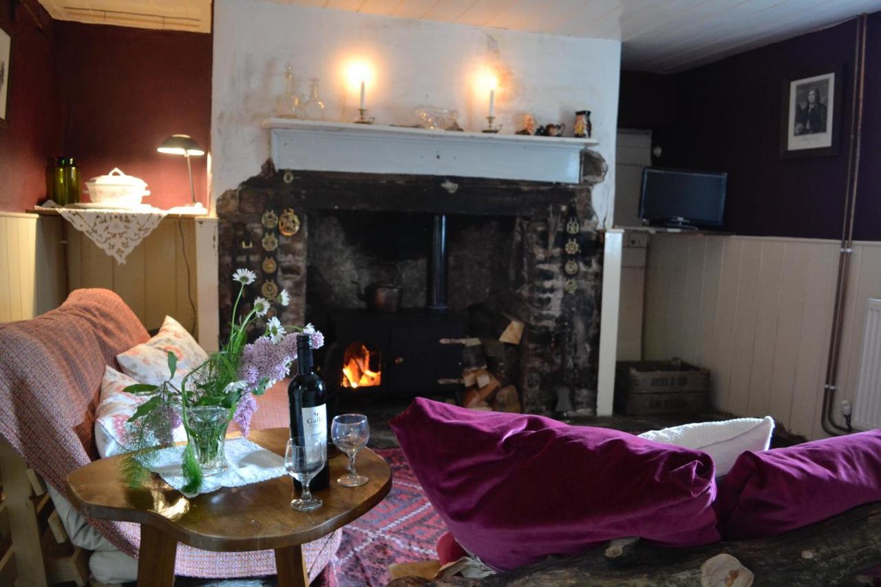 New Inn Brilley Whitney Εξωτερικό φωτογραφία